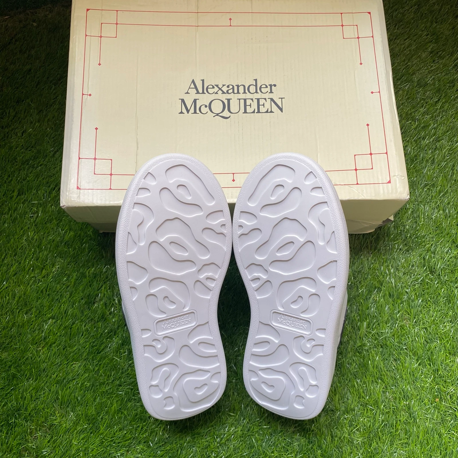Alexander McQueen Oversized Brancas e Negras | Tamanho 36 | Novas | Com Caixa – photo 7